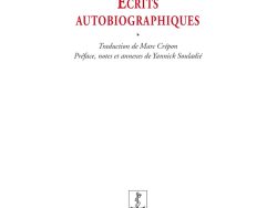 Couverture de livre d'aspect épuré sur fond blanc uni. En haut, centré, se trouve le nom de l'auteur en caractères serif : « Friedrich Nietzsche ». Le titre principal est écrit au centre en grands caractères serif majuscules rouges sur deux lignes : « ÉCRITS / AUTOBIOGRAPHIQUES », séparé des mentions d'édition par un astérisque central : « * ». En dessous figurent les mentions en italique : « Traduction de Marc Crépon / Préface, notes et annexes de Yannick Souladié ». Vers le bas, une petite vignette carrée présente un logo gravé en noir et blanc. En dessous, souligné d'un liseré rouge, le nom de la collection est écrit en majuscules rouges : « LE MARTEAU SANS MAÎTRE ». Tout en bas, figure le nom de l'éditeur en italique : « Éditions Manucius ».