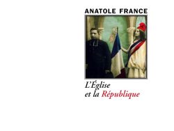 Sur un fond architectural gothique aux arches élancées, un prêtre en soutane noire, austère et croisé, enlace d'un geste ambigu Marianne, la République incarnée en femme gracile drapée de blanc, coiffée d'un bonnet phrygien et ceinturée de bleu et rouge. Le drapeau tricolore flotte entre eux comme un voile de conciliation fragile. En haut, 